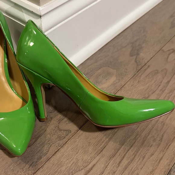 Nine West Lime Green Heels - Picture 3 of 4